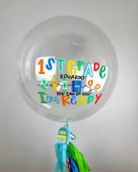 Boy's Back to School Bubble Abre La Puerta