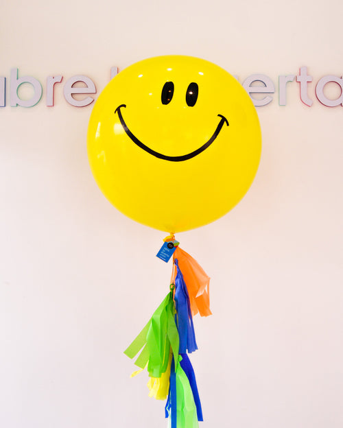 Gigante de Látex Carita Feliz Abre La Puerta